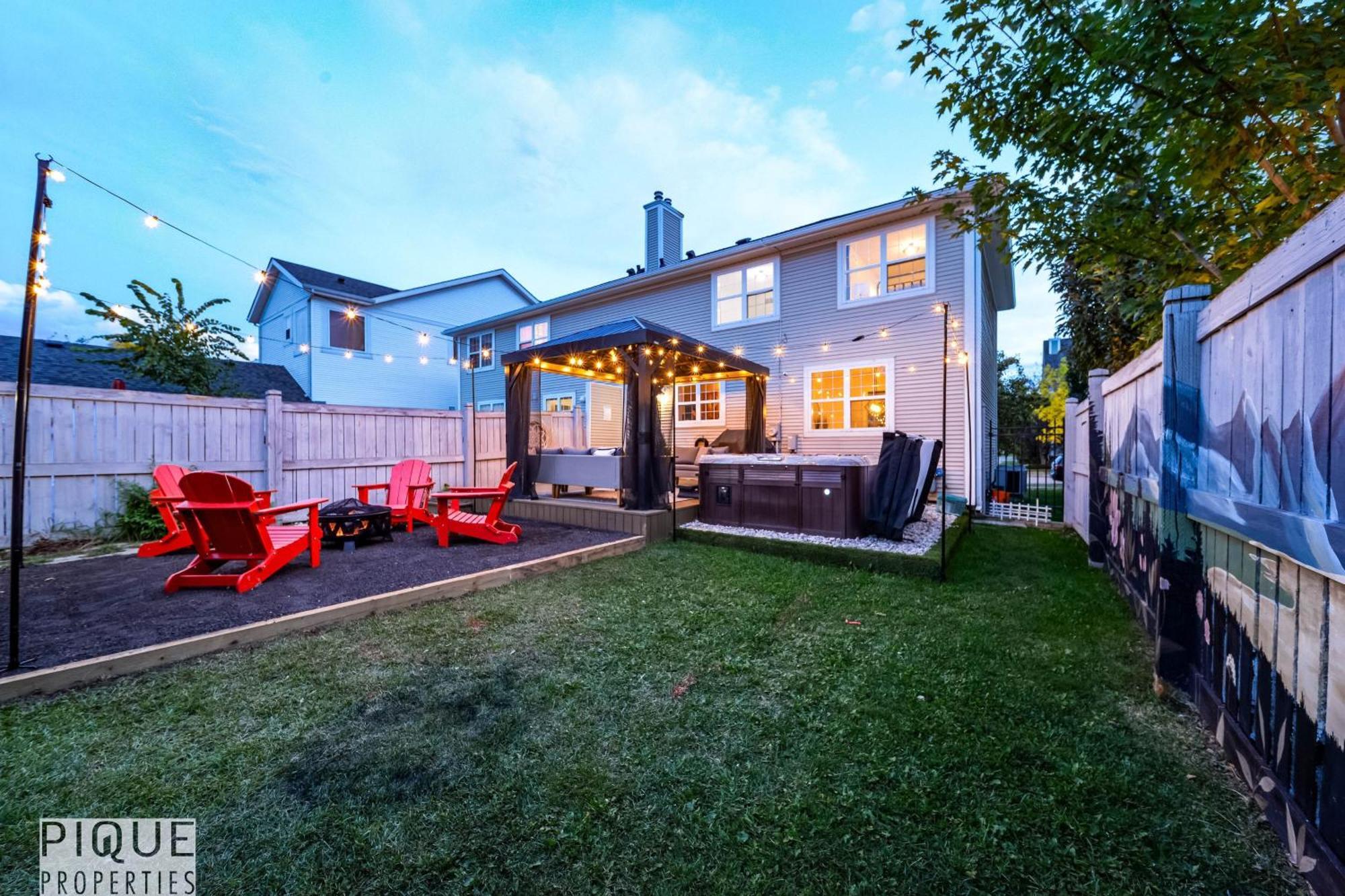 5 Bedroom Nordic Home, Pet Friendly, Garage, Wifi, Foosball! Edmonton Extérieur photo